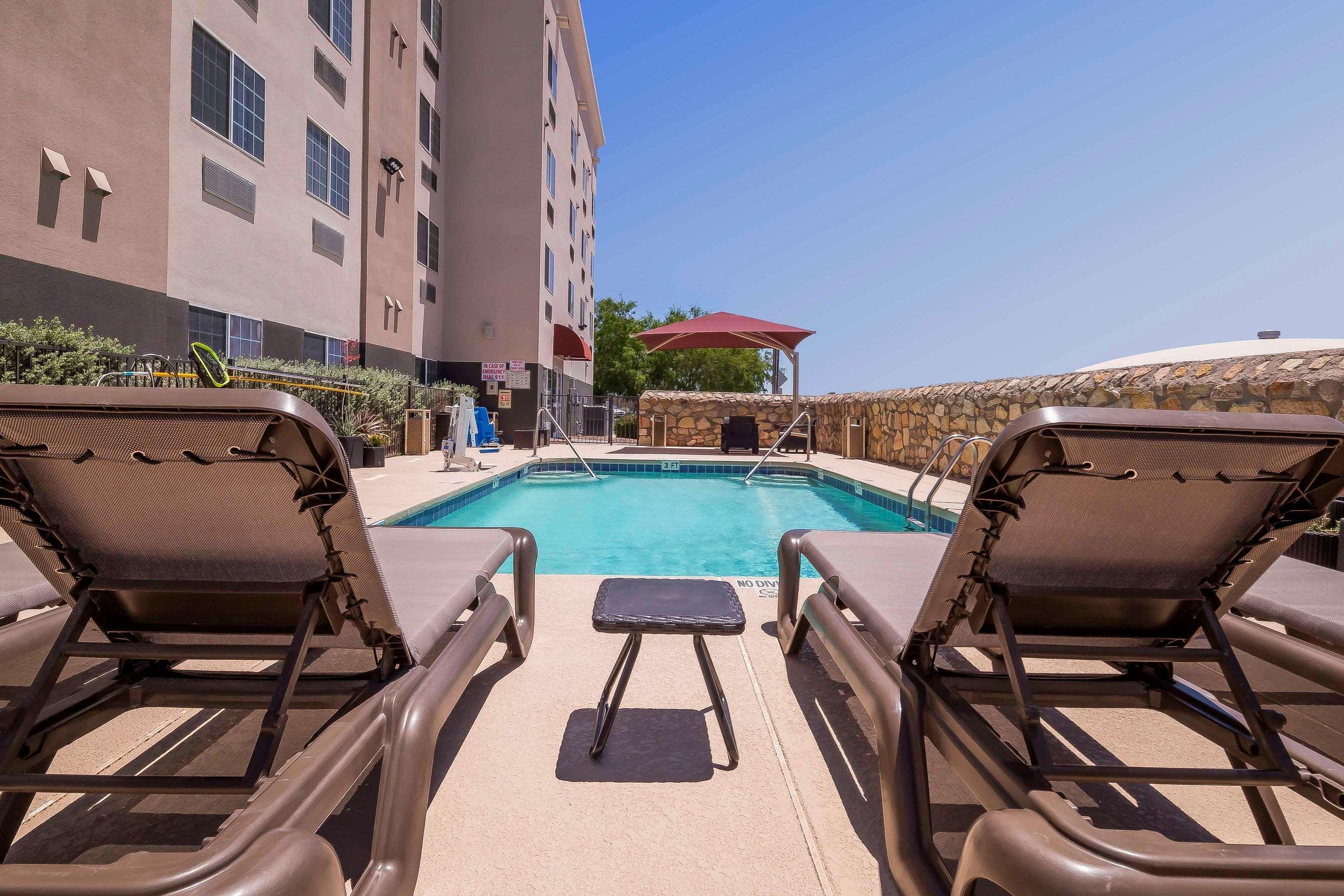 Comfort Suites El Paso Airport Exterior photo