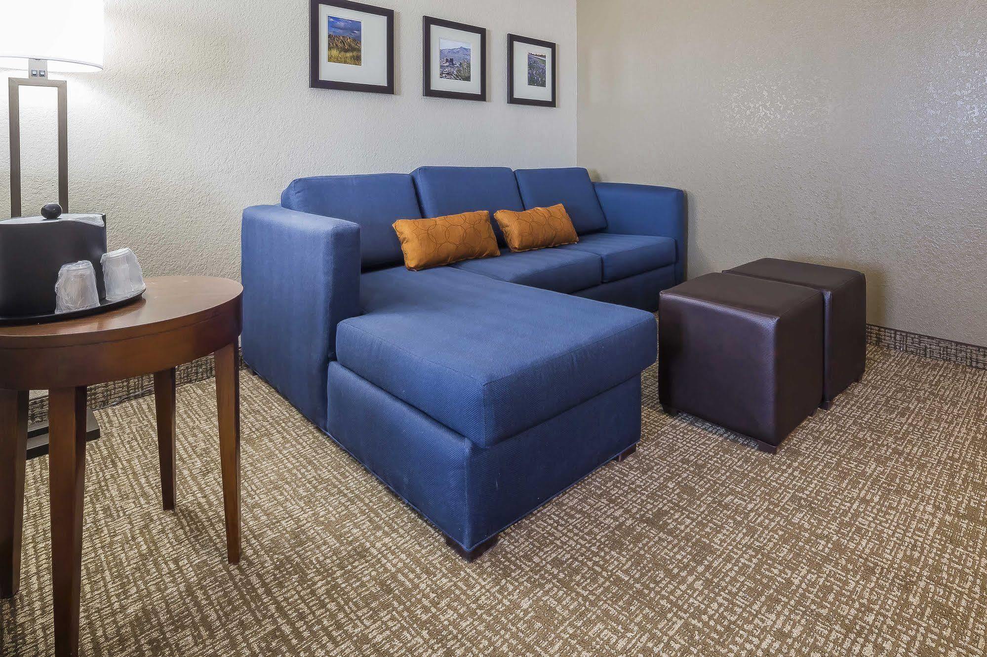 Comfort Suites El Paso Airport Exterior photo